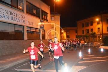 Telde se engancha al amor con su carrera nocturna (Foto TA)